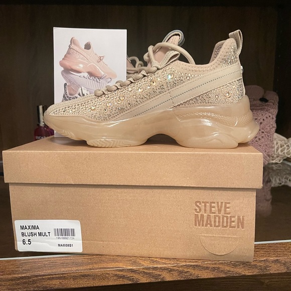 Steve Madden Maxima - Picture 3 of 5